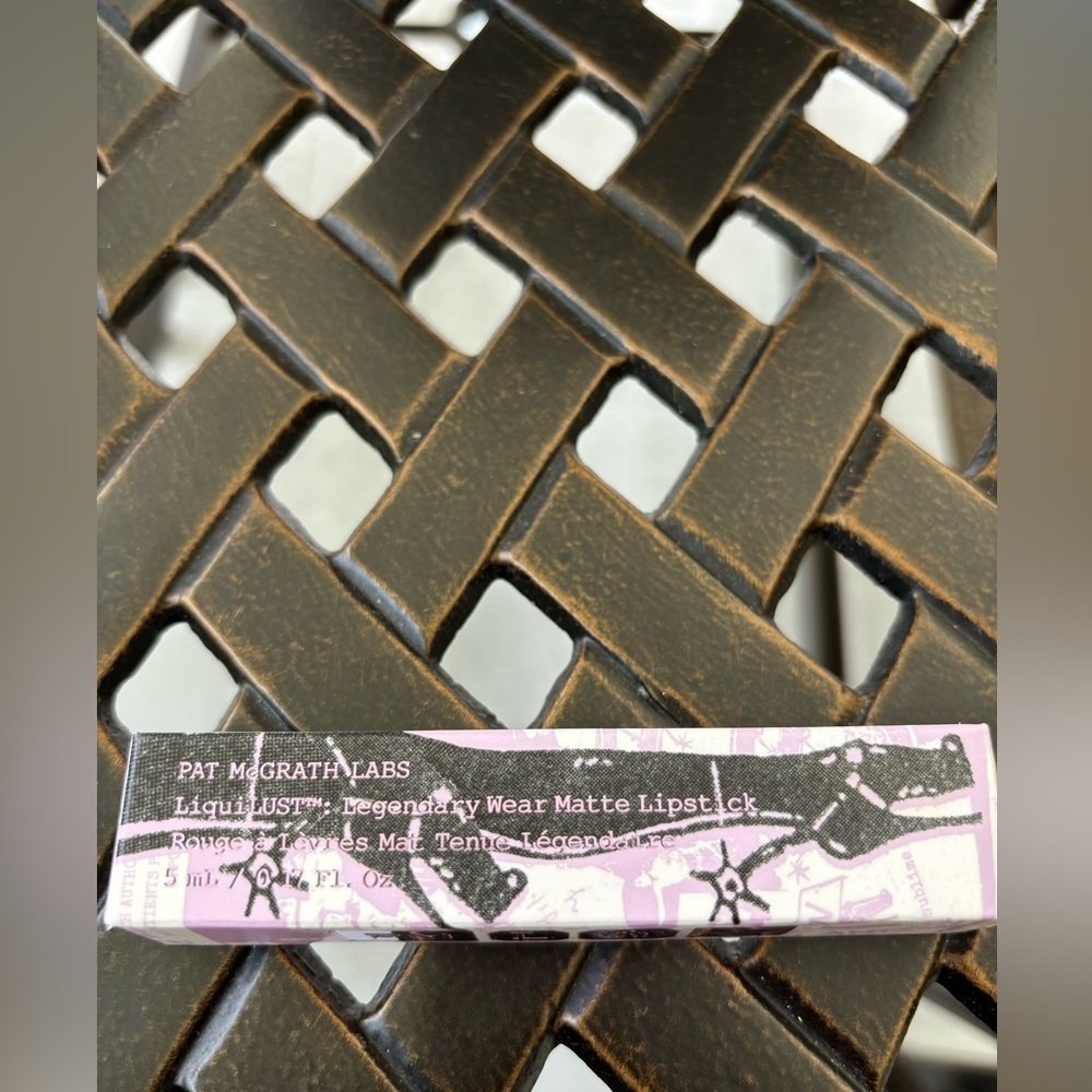 Pat McGrath Labs Liquilust Legendary Wear Matte Lipstick - Picture 2 of 5